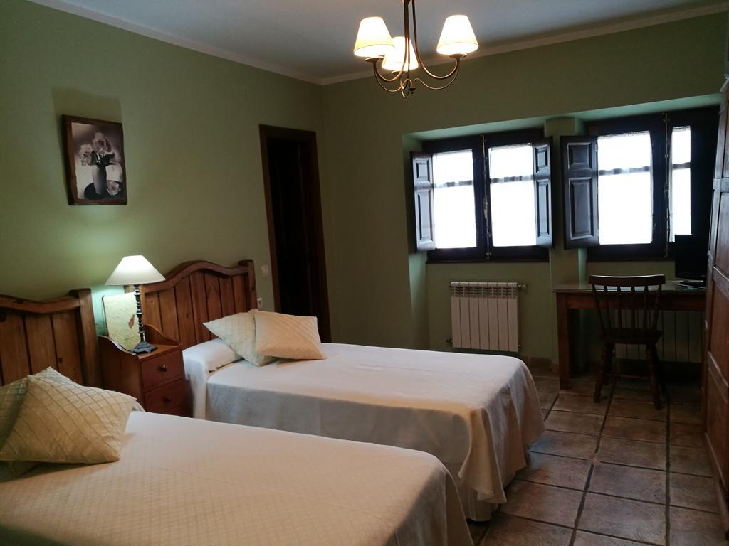Mesa Del Conde Hotel San Felices de los Gallegos Buitenkant foto